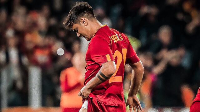 Paulo Dybala y el momento de la lesión con la camiseta de la Roma (AP)