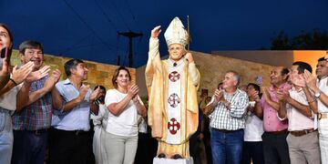 Tiene unos 10 metros de altura