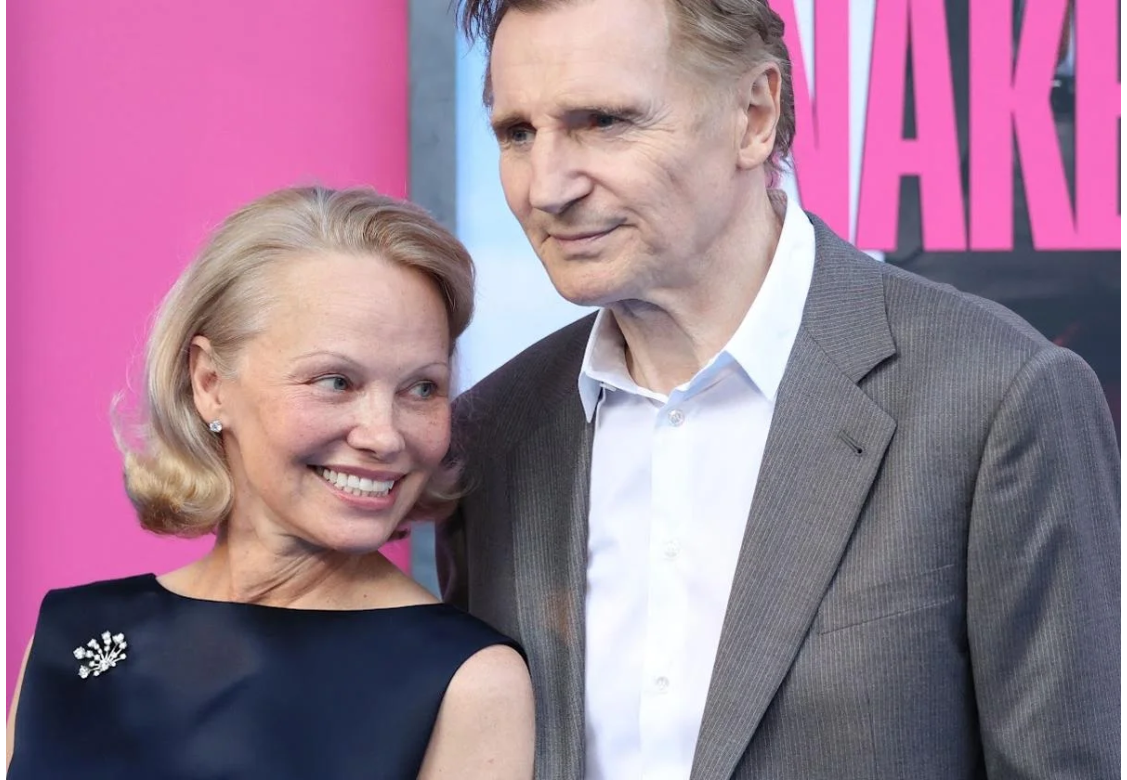 Pamela está en pareja con Liam Neeson ahora.