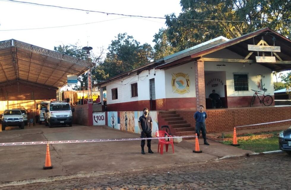 Bomberos acuartelados en Puerto Libertad
