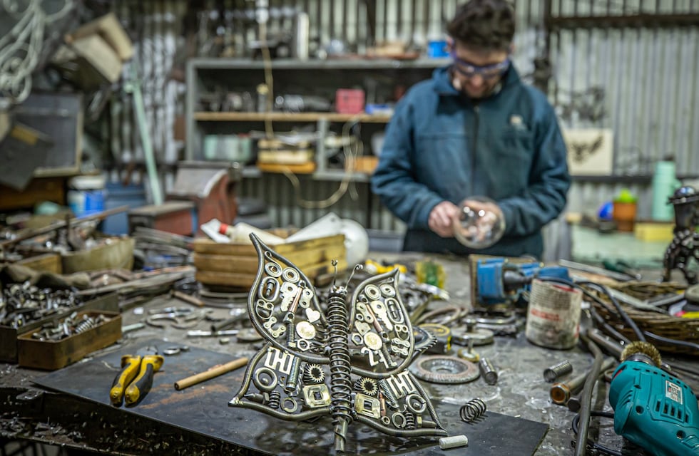 Cuál es el local que vende productos hechos por presos en Córdoba: muebles, juegos para niños y más