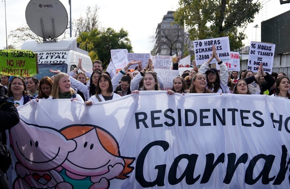 Cuánto ganará un médico residente del Garrahan tras el “aumento histórico” del 61%