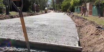 Obra de pavimento en el barrio Brigadier López