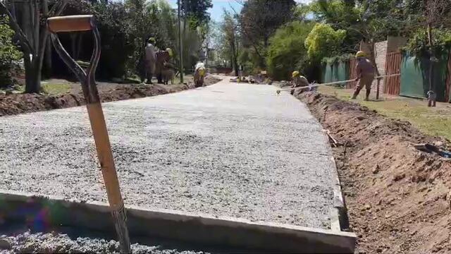 Obra de pavimento en el barrio Brigadier López