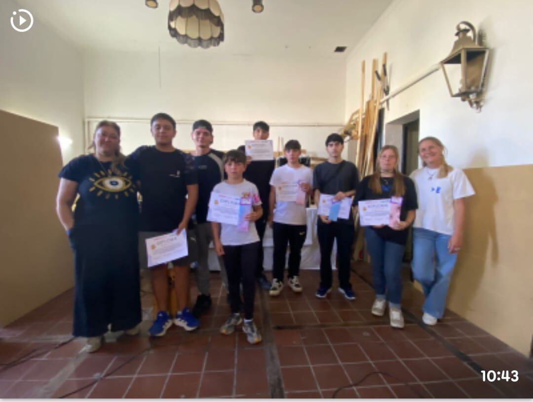 Envión: Tres Arroyos tiene 10 nuevos barberos y peluqueros que recibieron su certificado