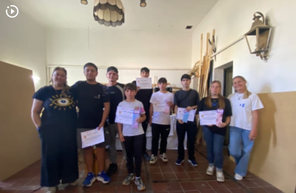 Envión: Tres Arroyos tiene 10 nuevos barberos y peluqueros que recibieron su certificado