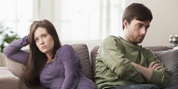 Qué significa que tu pareja evite hablar en los conflictos, según la psicología