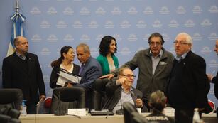 El diputado Carlos Heller en la Comisión de Presupuesto y Hacienda, durante el debate sobre la eliminación del impuesto a las Ganancias. Foto: Federico López Claro