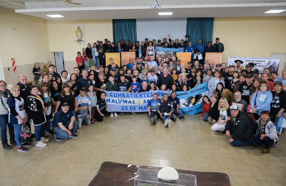 En Arroyito se llevó a cabo el 8º Encuentro Nacional de Veteranos y Tripulantes del Portaaviones ARA 25 de Mayo