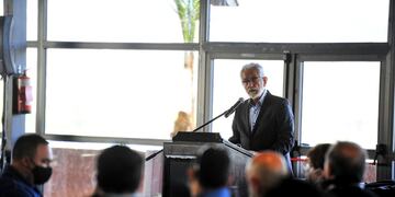 Alberto R. Saá presidiendo la reunión del Consejo Económico y Social