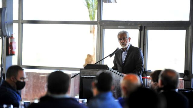 Alberto R. Saá presidiendo la reunión del Consejo Económico y Social
