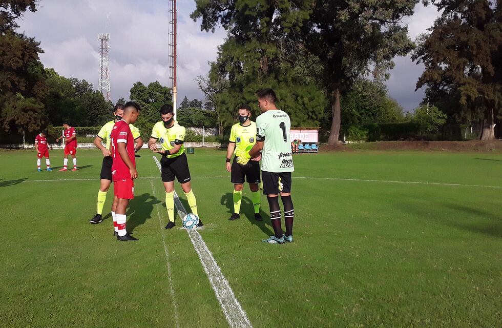 La reserva del “Deca” no pudo sumar de local