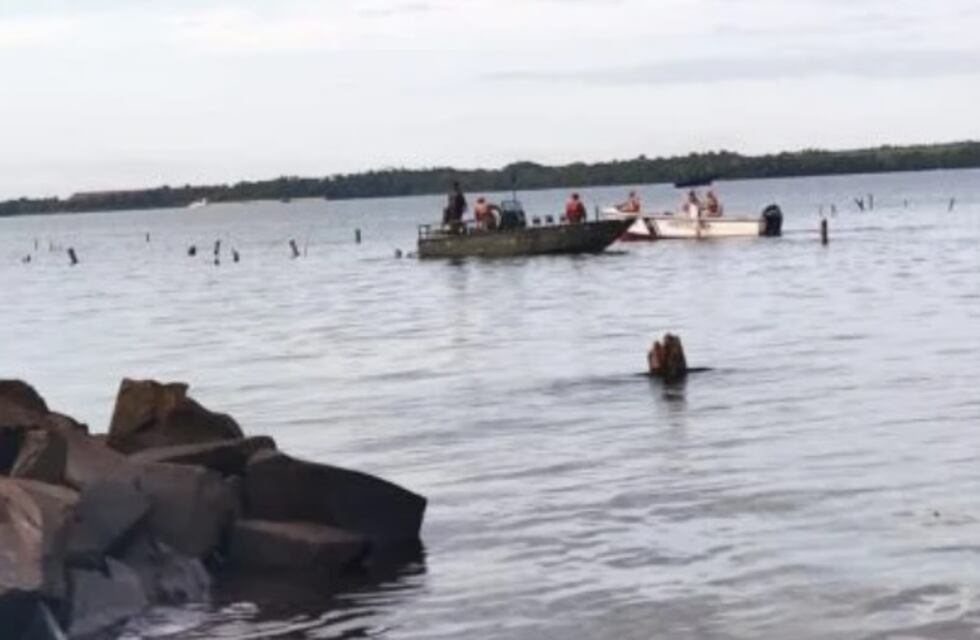 Buscan a un joven que desapareció de la superficie en el río Paraná