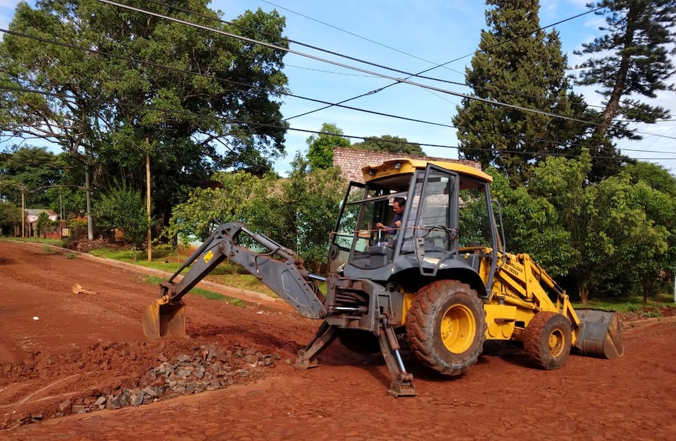 Oberá: el municipio realiza obras de entoscado y limpieza de veredas