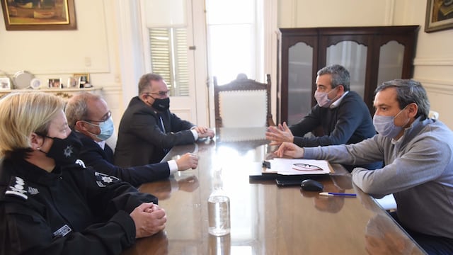 El intendente Pablo Javkin se reunió con autoridades provinciales para colaborar con las nuevas medidas.