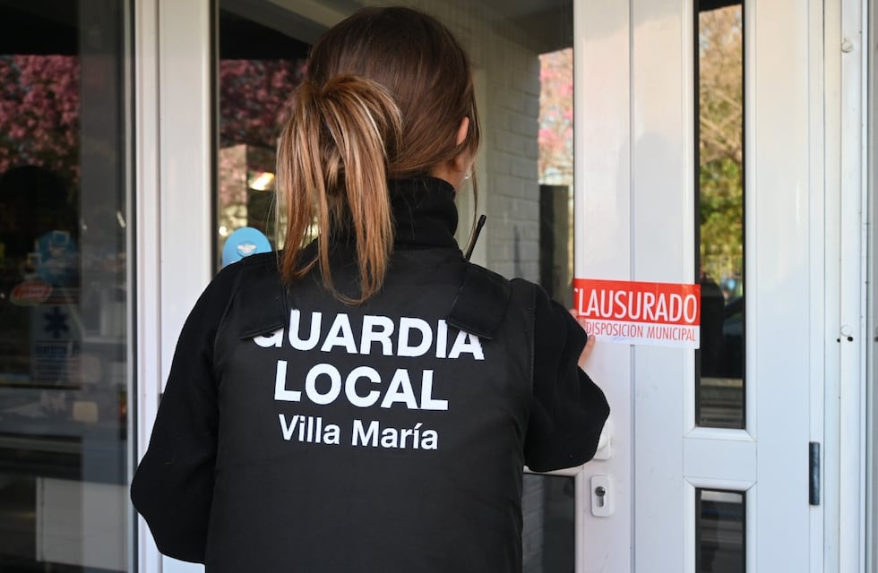 Córdoba: clausuraron una carnicería por arrojar restos podridos a la vía pública
