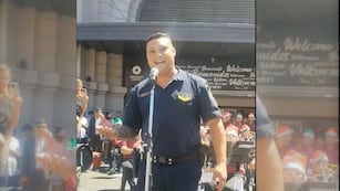 El cabo que sorprendió a todos con su imponente voz.