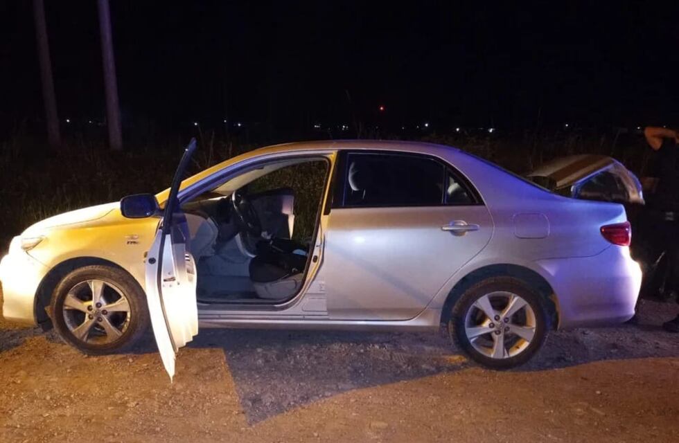 A mano armada robaron un vehículo en Frontera