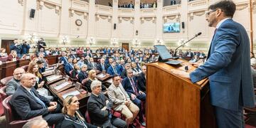 El gobernador Maximiliano Pullaro inauguró el período de sesiones ordinarias de la Legislatura de Santa Fe.