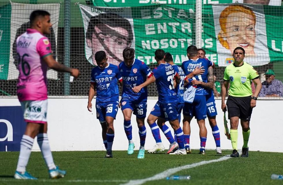Unión de Santa Fe volvió al triunfo con una goleada 4 a 3 ante Sarmiento