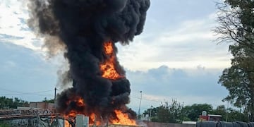 Las llamar tumbaron una torre de comunicaciones.