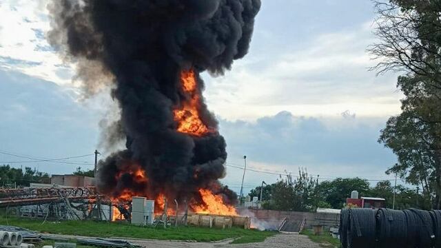 Las llamar tumbaron una torre de comunicaciones.