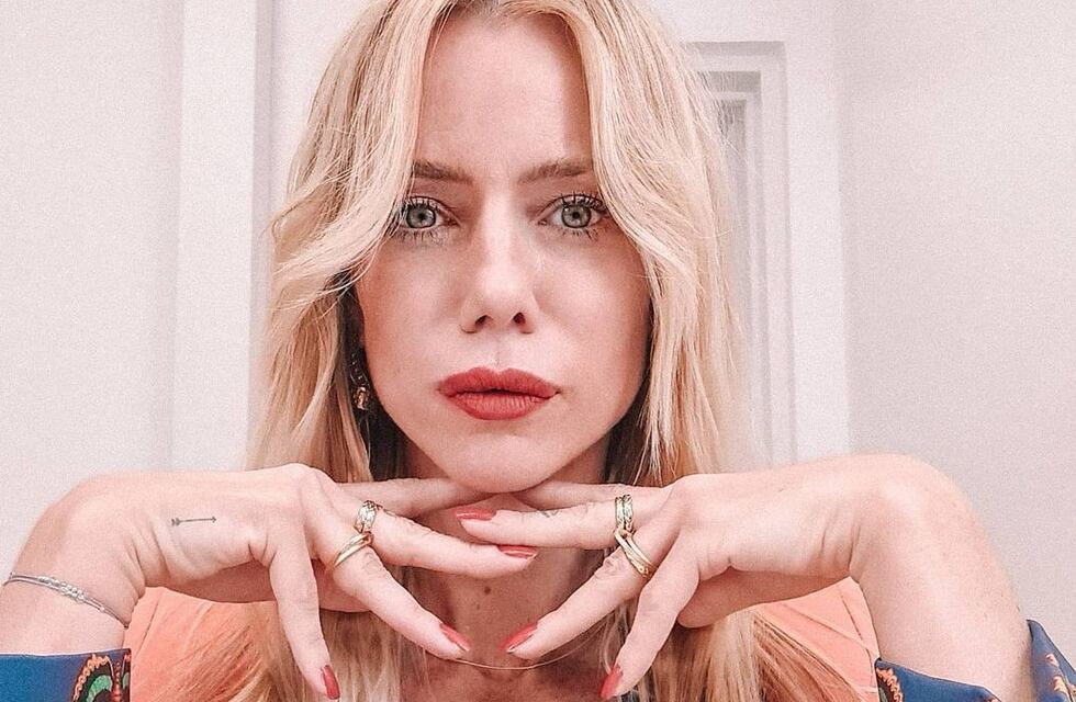 Nicole Neumann posó con lencería transparente y recibió un aluvión de comentarios