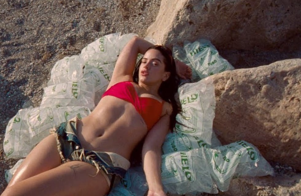 Rosalía estrenó el videoclip de “Despechá”, la canción del verano europeo