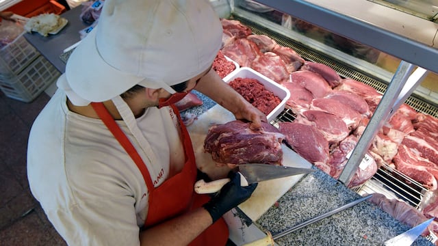 La carne sorprende lo que aumentó en la última década: de poder comprar 32 kilos con $1.000 a poder adquirir tan solo 1 kilo.
