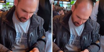 Eduardo Bolsonaro, el hijo del presidente de Brasil, mostró en sus redes todos los billetes argentinos que necesitó para pagar la cuenta de un restorán en Buenos Aires.