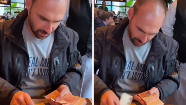 Eduardo Bolsonaro, el hijo del presidente de Brasil, mostró en sus redes todos los billetes argentinos que necesitó para pagar la cuenta de un restorán en Buenos Aires.