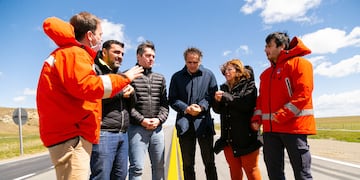 Con la presencia del ministro de Obras Públicas de la Nación, Gabriel Katopodis,  y los Intendentes de la ciudades de Río Grande y Ushuaia, se inauguró formalmente la pavimentación de 11 kilómetros de la Ruta 3.