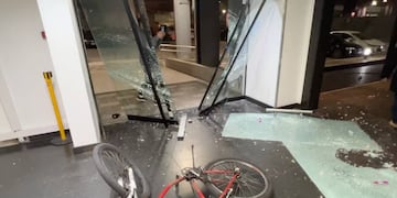 Tras la condena a Cristina Kirchner, militantes entraron por la fuerza a edificio de TN y Canal 13. (Gentileza / Mario Peredo)