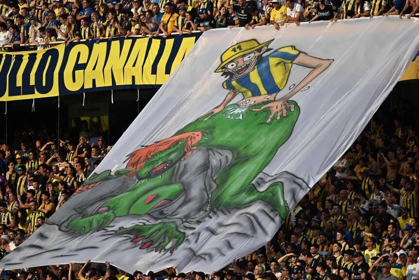 Una de las banderas que la hinchada de Central mostró en el partido ante Boca.