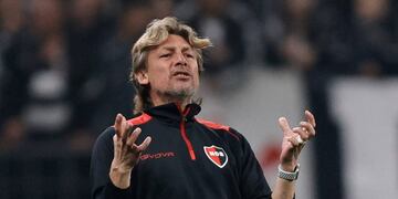 El "Gringo" explicó el cambio de sistema táctico para enfrentar a los paulistas.