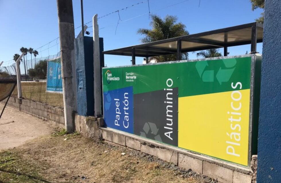 Tercer Punto Verde en el Polideportivo municipal
