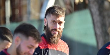 Entrenamiento de Instituto en la Agustina pensando en el cotejo ante Rosario Central. (Ramiro Pereyra / La Voz).