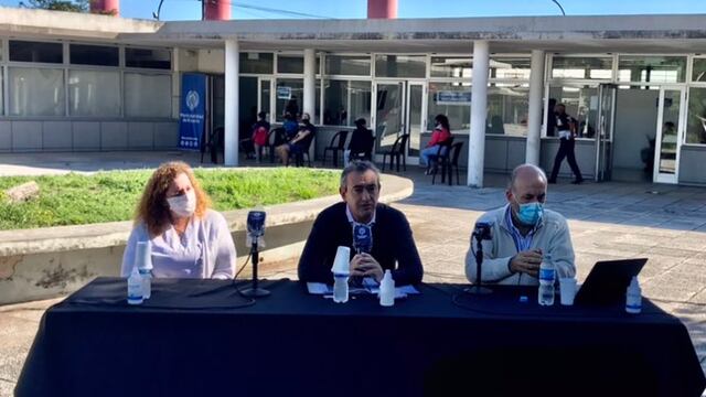 La Municipalidad brindó una conferencia de prensa al aire libre para promover ese tipo de actividades. (@pablojavkin)