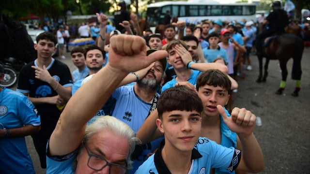 Belgrano: Los hinchas en la previa del partido frente a Argentinos Juniors por una de las semifinales de la Copa Argentina, en Rosario.
