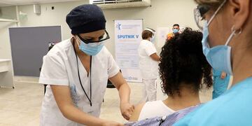 Coronavirus: mayores de 40 años podrán colocarse la dosis de refuerzo desde mañana