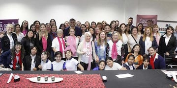 La campaña anual busca concientizar sobre la prevención del cáncer de mama y acercar mamografías gratuitas a toda la provincia.