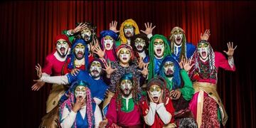 Murga del este mendocino "La Muy Guacha", de estilo uruguaya.