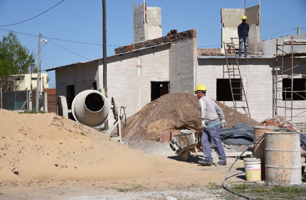 Gualeguaychú firmaron un convenio para la culminación de 210 viviendas