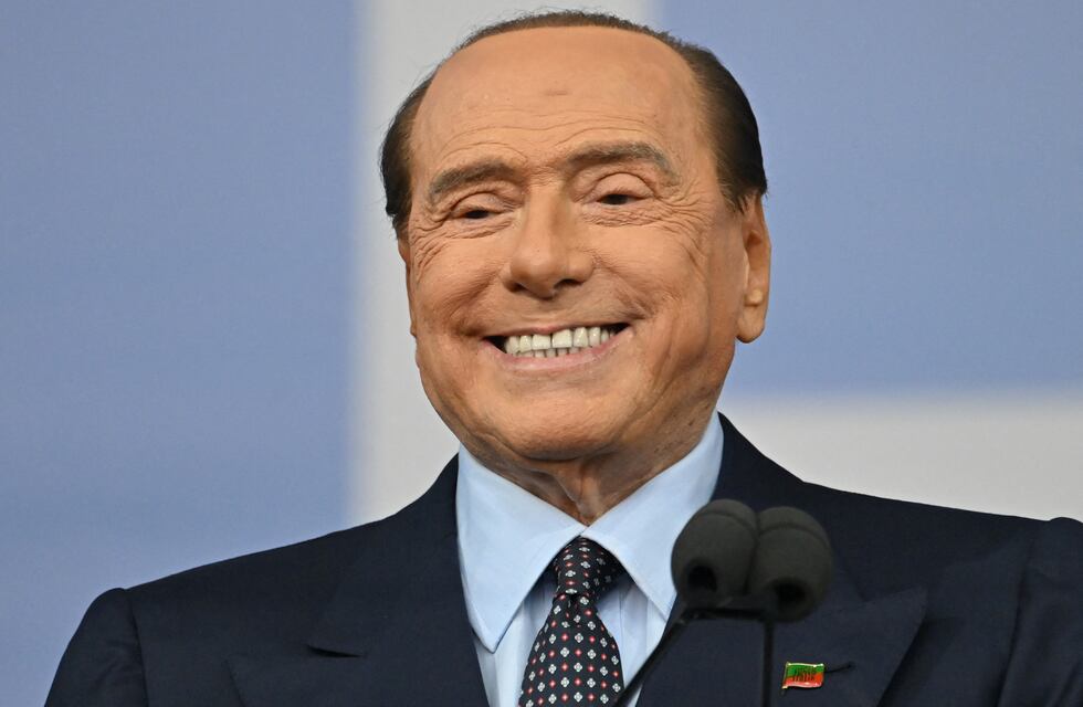 Silvio Berlusconi tiene leucemia y debió ser internado en terapia intensiva: “Voy a superarlo”