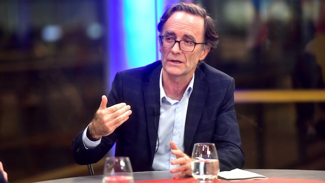 El ministro Osvaldo Giordano dio su opinión sobre la polémica por el médico trucho del COE