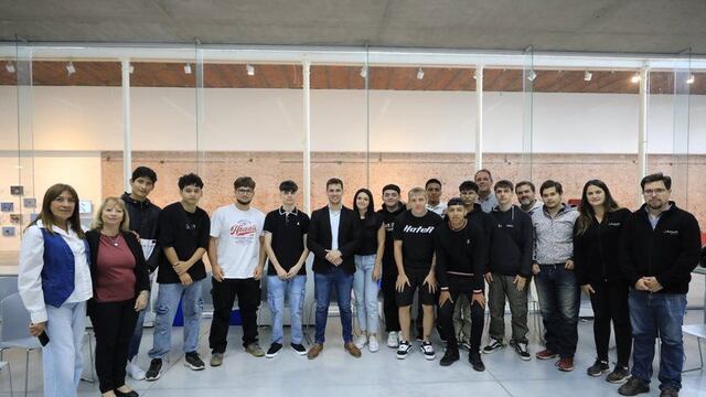 Reconocimiento a los estudiantes secundarios por realizar pasantías