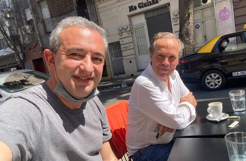 Pablo Javkin: “Hay muchos vecinos haciendo fila en cada escuela”