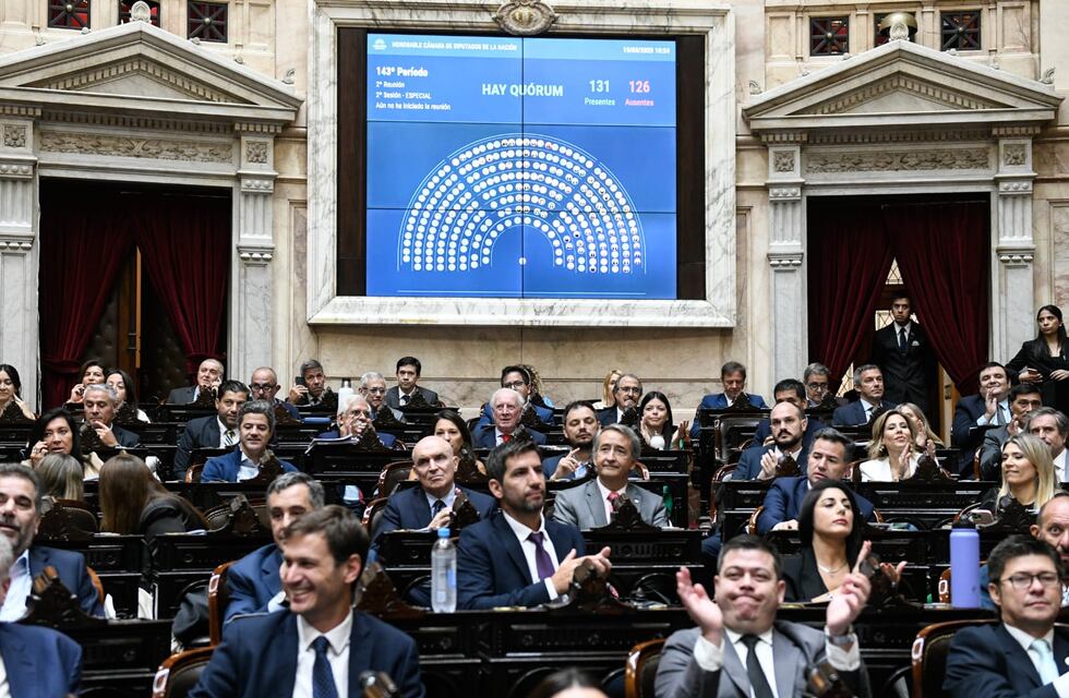 Tras una sesión al rojo vivo, Milei logró ratificar en Diputados el DNU del acuerdo con el FMI