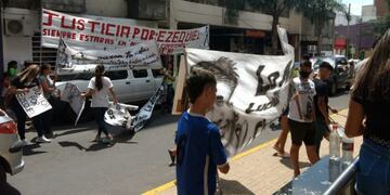 Familiares y amigos de Ezequiel Muñoz se manifestaron para pedir justicia.