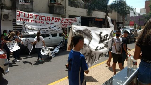 Familiares y amigos de Ezequiel Muñoz se manifestaron para pedir justicia.